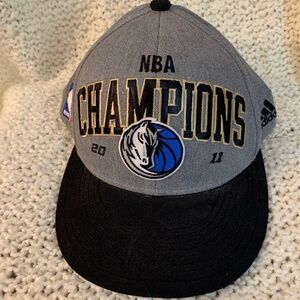 N.B.A.Dallas Mavericks locker room hat.